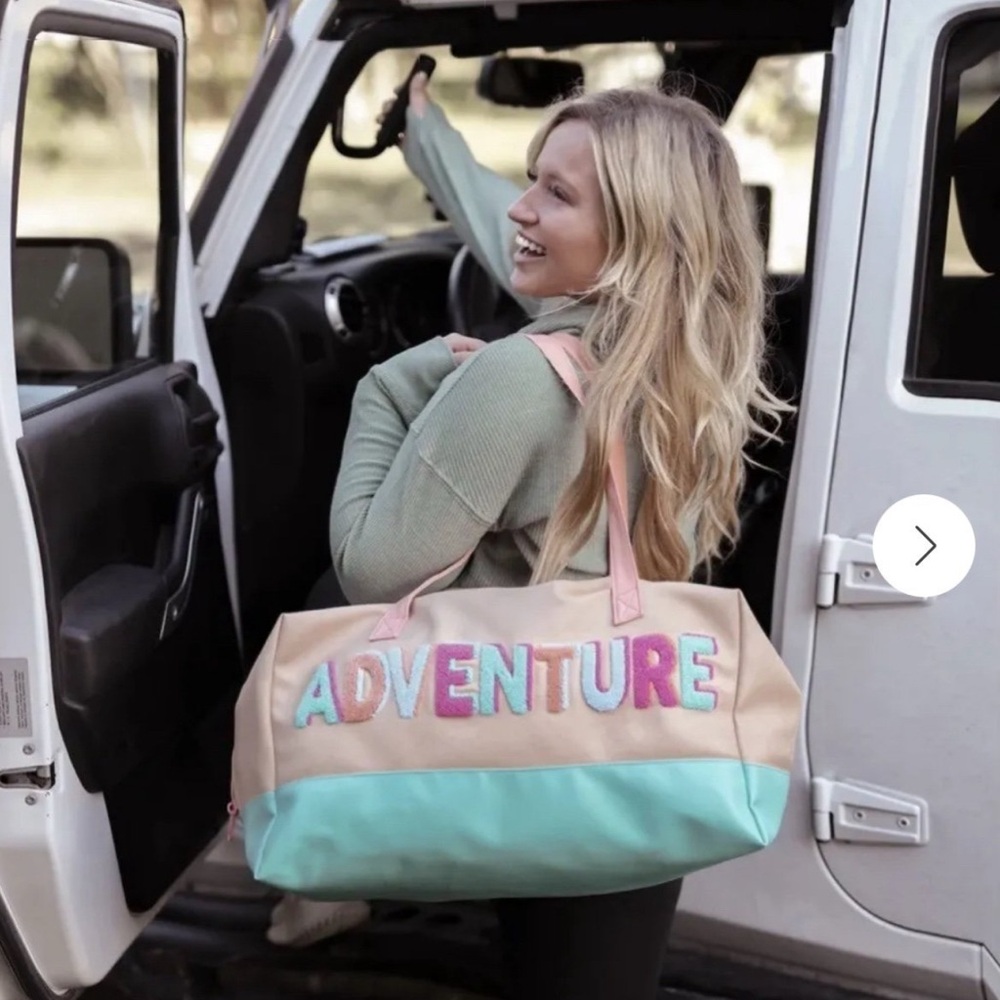 Jadelynn Brooke Travel Bag Adventure